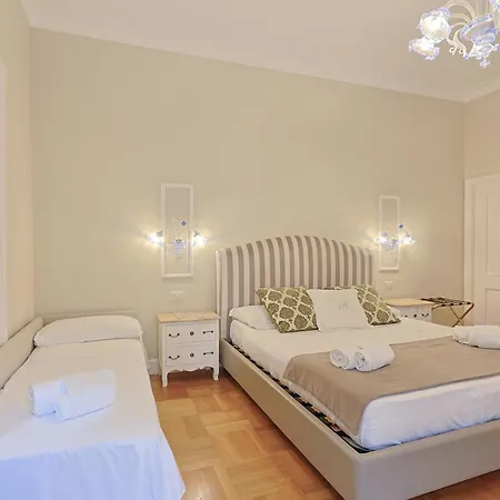 Piazza Di Spagna Art House Centro 3*