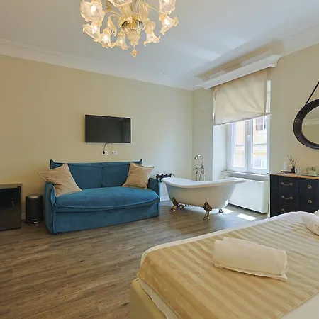 Piazza Di Spagna Art House Centro Couette-café 3*
