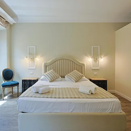 Couette-café Piazza Di Spagna Art House Centro 3*